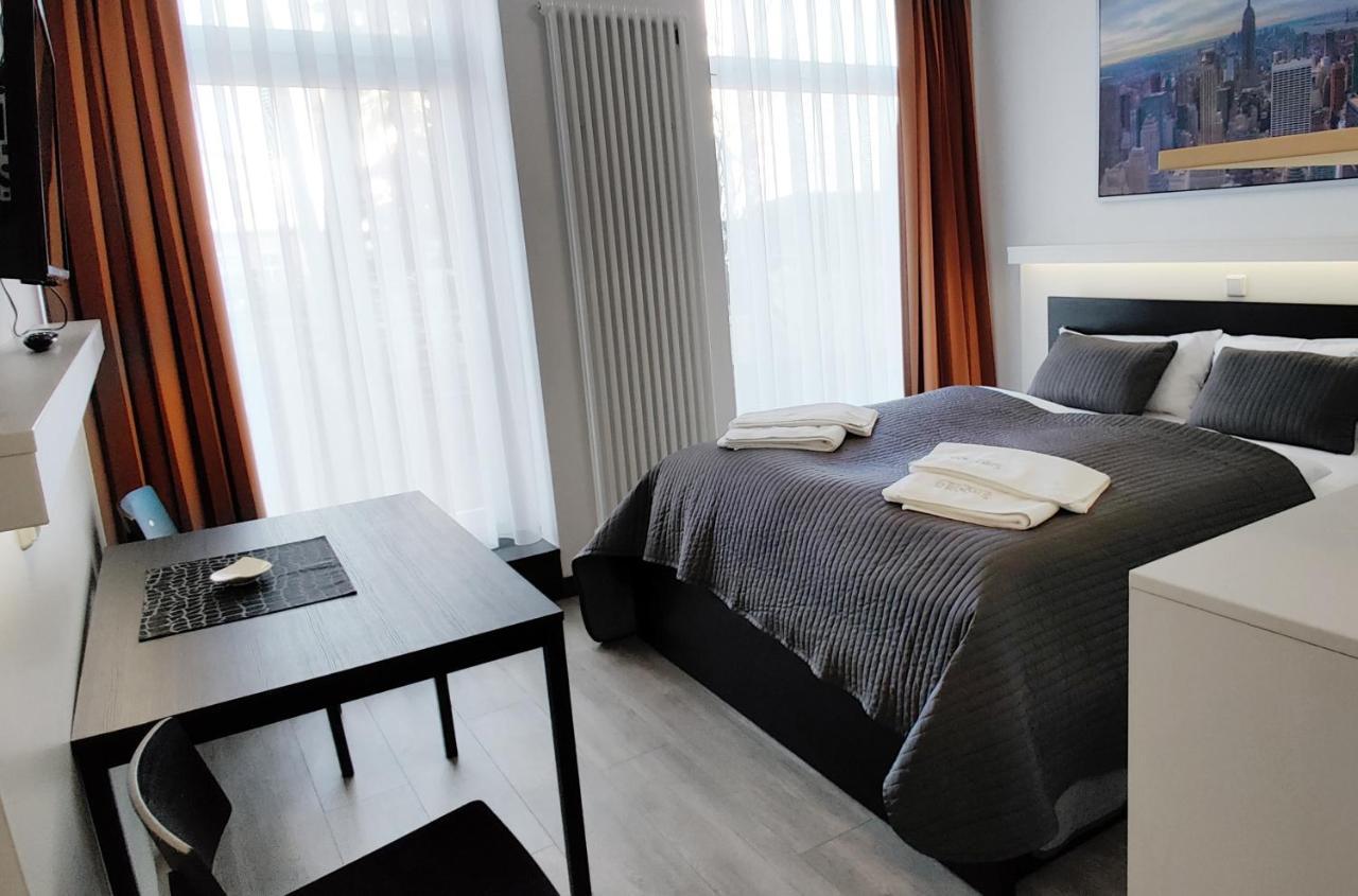 6 Rooms Apartments Berlin Bagian luar foto